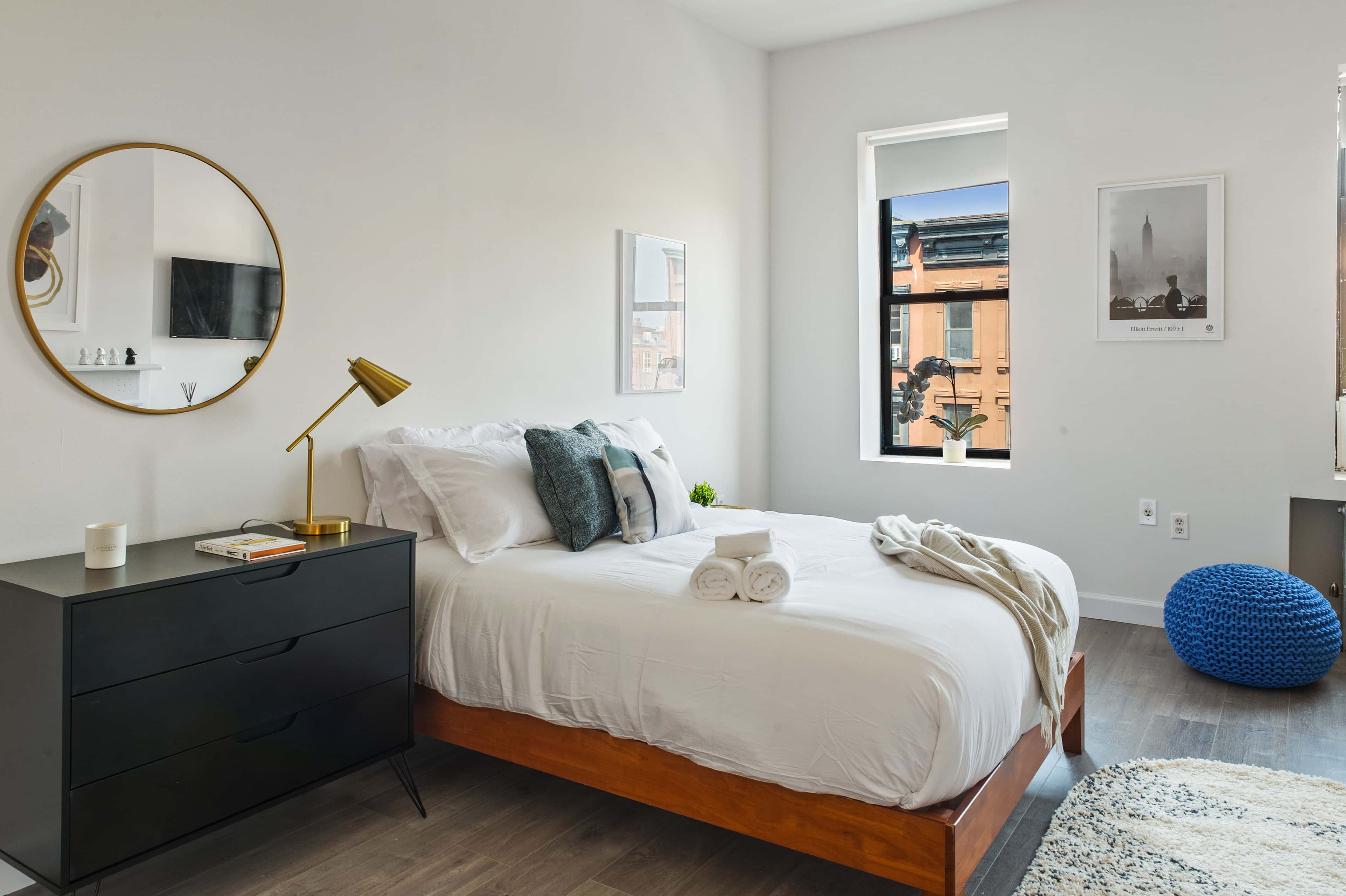 https://cloudfront.roomrs.com/160_7_Blue_3_3eede4bf0c.jpg