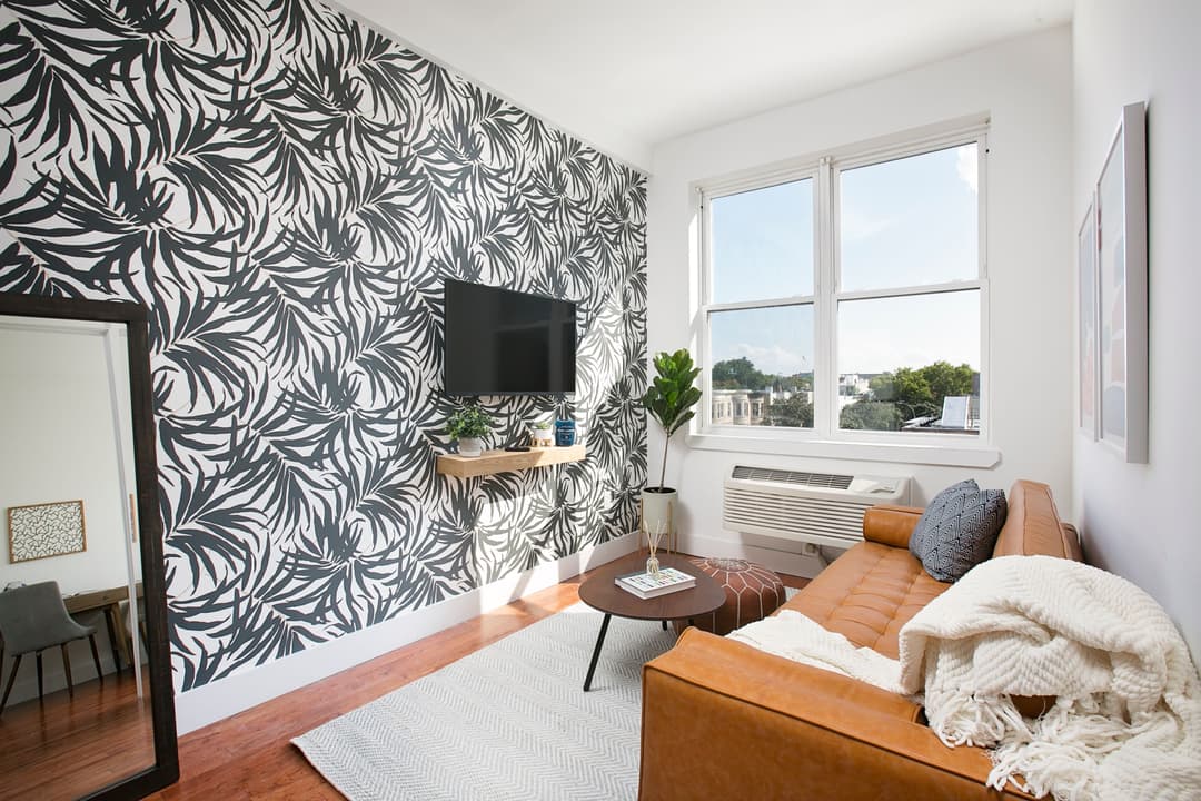 https://cloudfront.roomrs.com/599_3_Livingroom_3_1f433dd16f.jpg