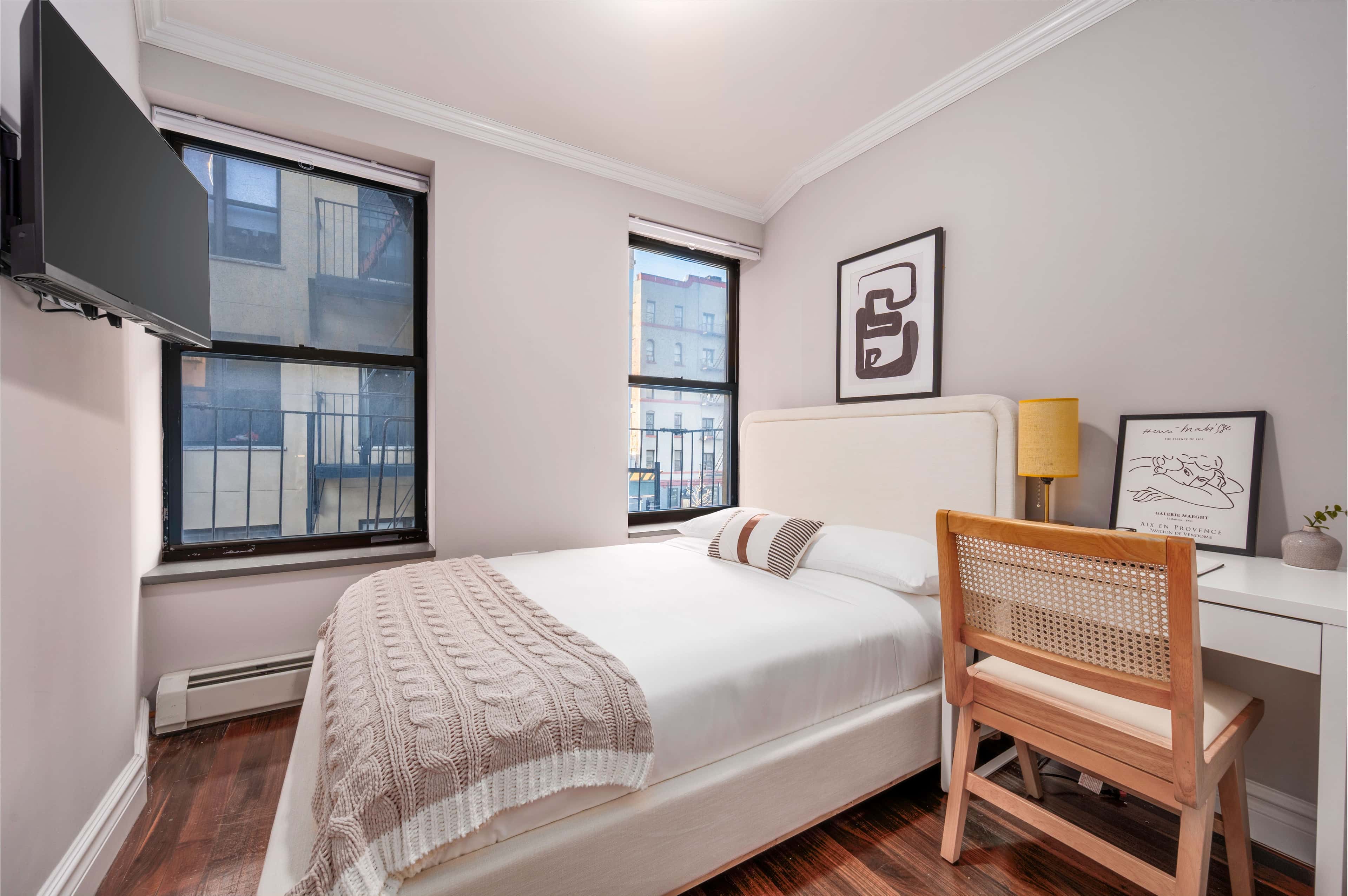 https://cloudfront.roomrs.com/124_3_R_Blue_1_e83e91d2e9.jpg